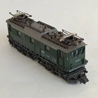 N locomotora ROCO analógica