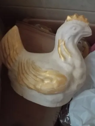Decorazione gallina ceramica oro e bianca
