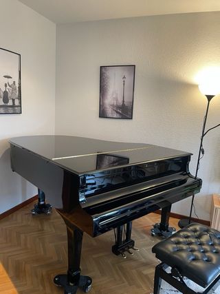 Piano de cola Yamaha C3 con sordina