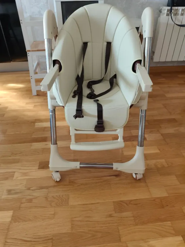 Trona regulable para bebé