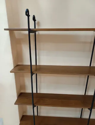 Scaffale in ferro battuto e legno
