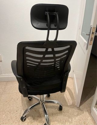 Silla de oficina ergonómica negra