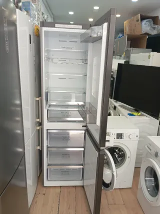 Nevera Samsung y Lavadora Blanca