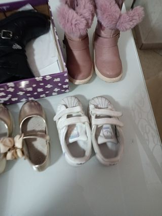 Set 5 scarpe bambina n.26 più uno sarà in regalo