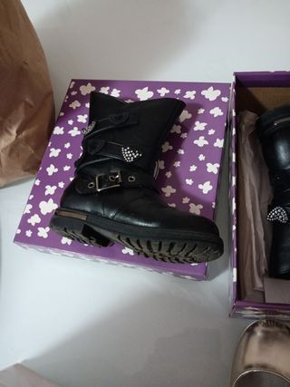 Set 5 scarpe bambina n.26 più uno sarà in regalo