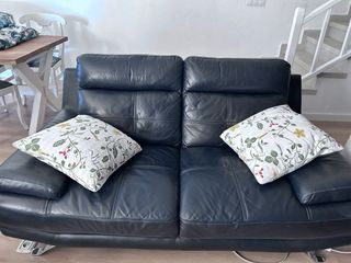 Sofá de piel negro