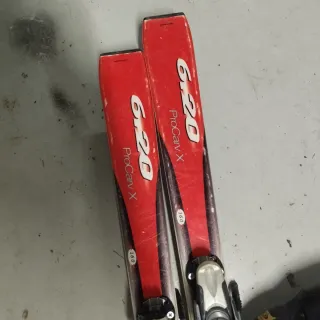 Kit Esquí atomic , botas salomon 44 bastone, casco