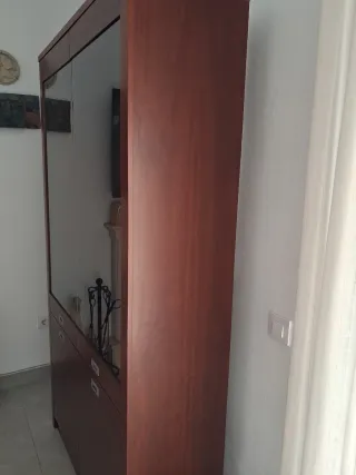 Mueble Vitrina Salón Madera y Cristal