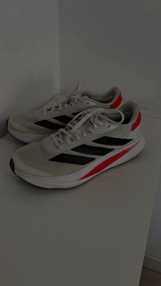 Zapatillas Adidas Blancas y Rojas