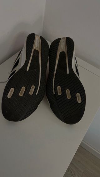 Zapatillas Adidas Blancas y Rojas