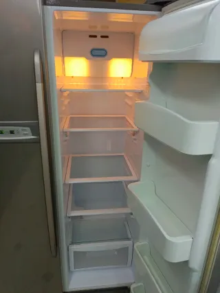 Nevera Americana marca Daewoo 180/90cm con garanti