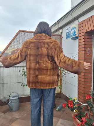 Abrigo piel sintética marrón