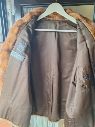 Abrigo piel sintética marrón