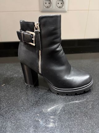 Botines negros tacón alto talla 38