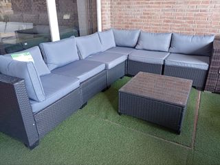 Conjunto Terraza Ratán con Cojines y Mesa