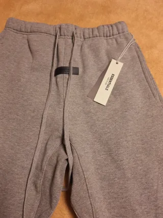 Conjunto Chándal Essentials Gris Nuevo