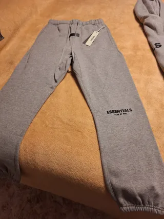 Conjunto Chándal Essentials Gris Nuevo