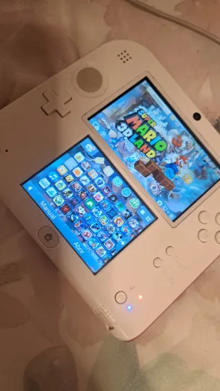 Nintendo 2DS Blanca con Cargador