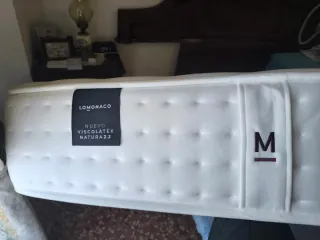 Colchón tapizado con botones. Tamaño 105×190.