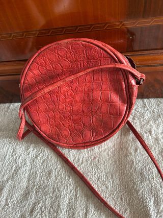 Bolso redondo Mango efecto piel cocodrilo