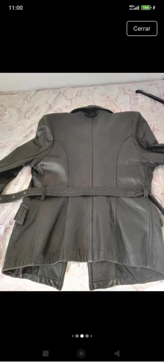 Cazadora de cuero negra