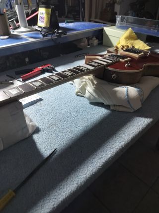 Cambio Guitarra Eléctrica Tipo Les Paul Roja