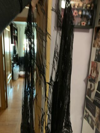 Bata corta de encaje negro