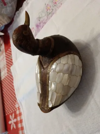 Antica papera portafortuna legno madreperla ottone