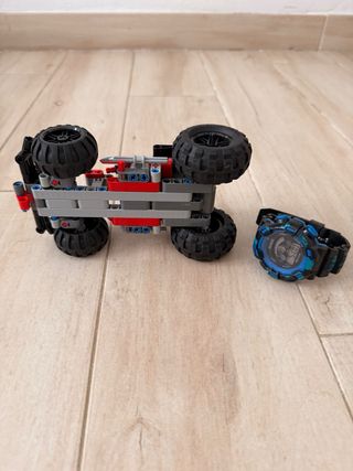 Coche Lego y Reloj Digital