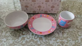 Vajilla infantil porcelana.