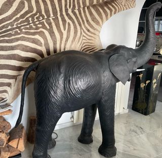 Elefante Bebé Escultura Realista