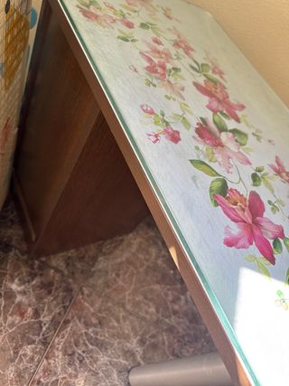 Mesa estética uñas cristal y cajones