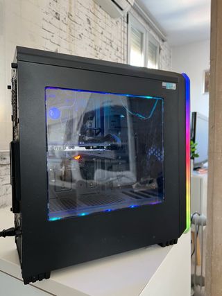 PC Gaming MSI Negro con RGB