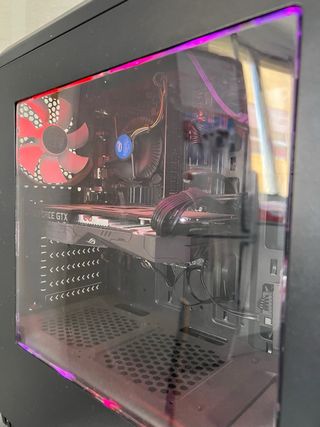 PC Gaming MSI Negro con RGB