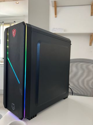 PC Gaming MSI Negro con RGB