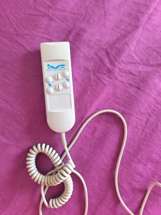 Cama individual articulada con mando