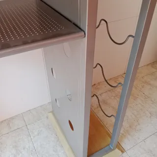 Mesa botellero madera y metal. Regalo taburete .