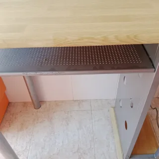 Mesa botellero madera y metal. Regalo taburete .