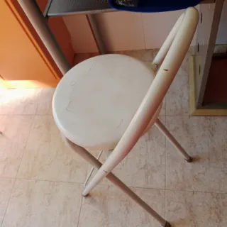 Mesa botellero madera y metal. Regalo taburete .