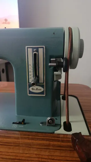 Máquina de coser Alfa