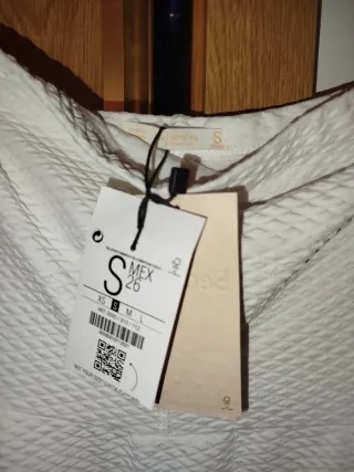 Vestido blanco sin tirantes. Nuevo.