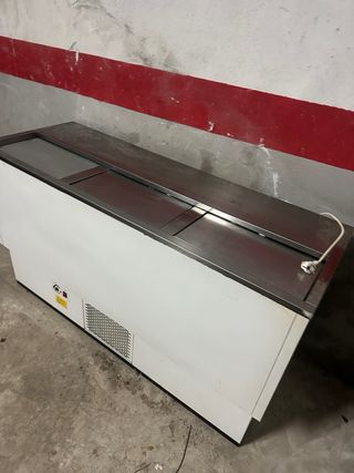 Botellero 3 puertas en buen estado