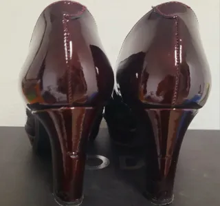 Zapatos de salón Dorking rojos charol