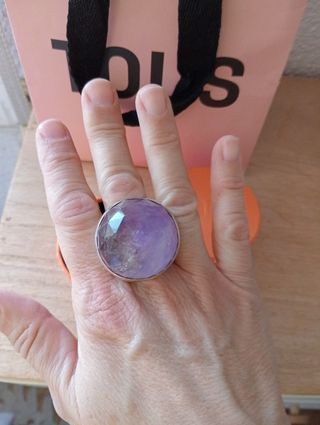 Anillo Tous Plata y Gran Amatista.