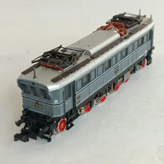 N locomotora TRIX analógica E 75 02