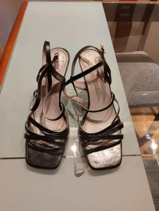 Sandalias de tacón negras