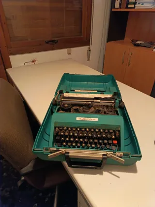 Máquina de escribir antigua