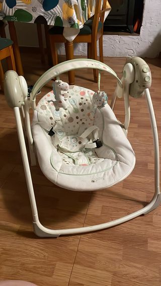 Hamaca balancín a pilas casi nueva