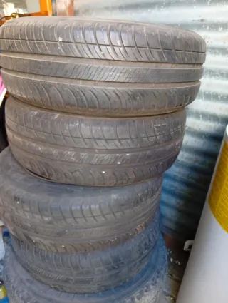 4 Ruedas Michelin 185/60/14