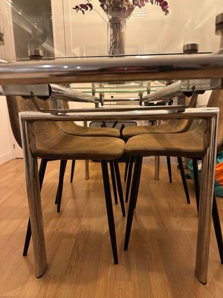 URGE Mesa Comedor Cristal Extensible